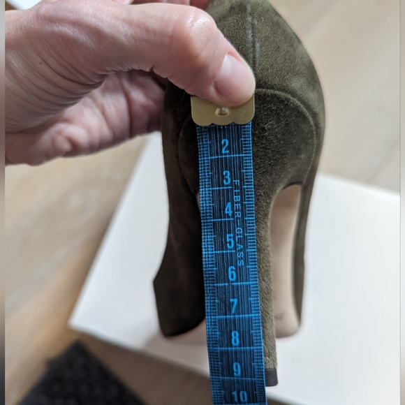 EUC Authentic Jimmy Choo 132Gilbert Suede Pumps (Size 39, Military Green) - Picture 9 of 9